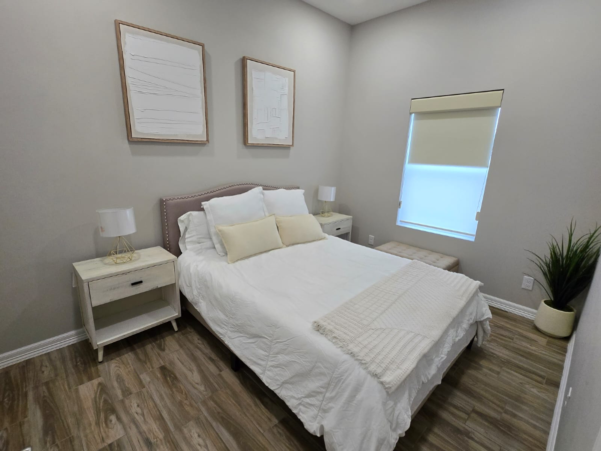 Entire Modern Townhome in Prime Location - Unit 2 - Photo 6