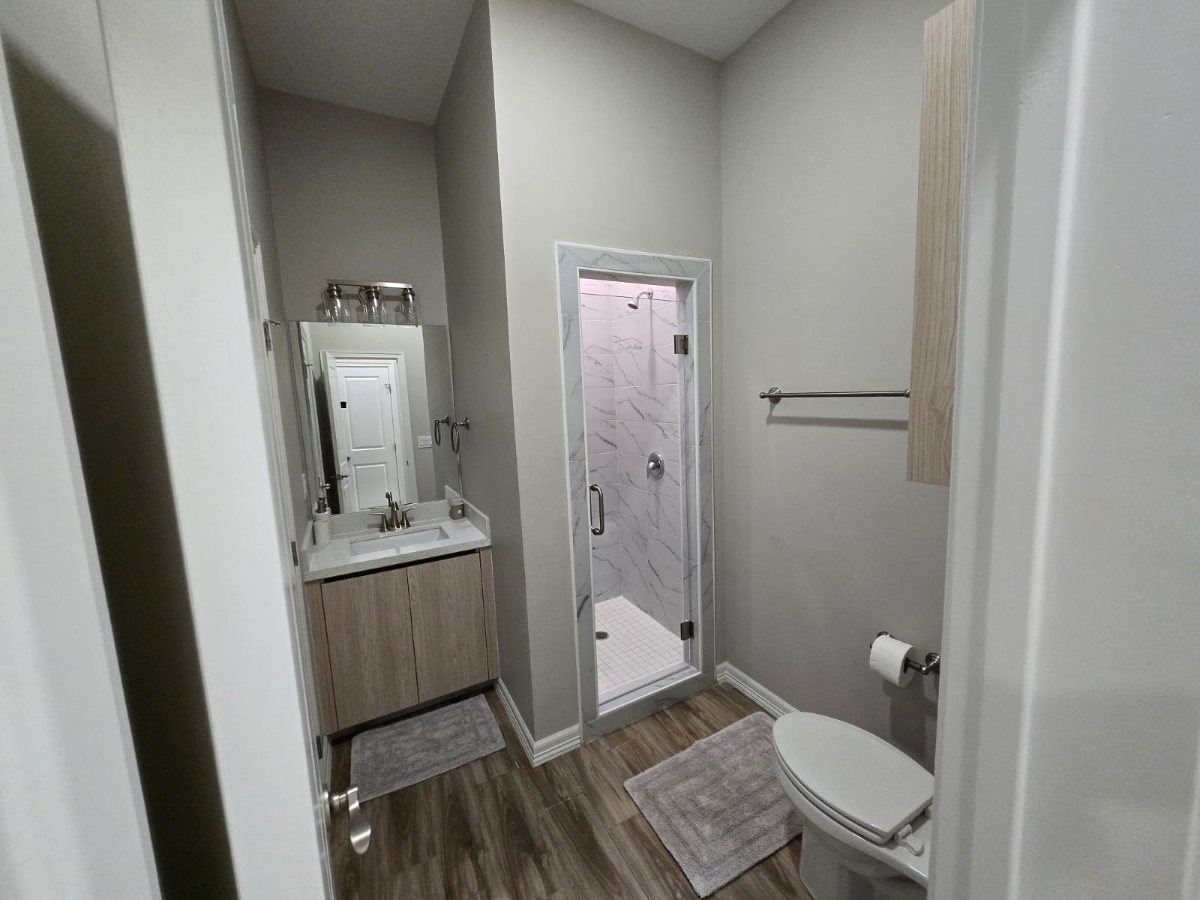 Entire Modern Townhome in Prime Location - Unit 2 - Photo 9