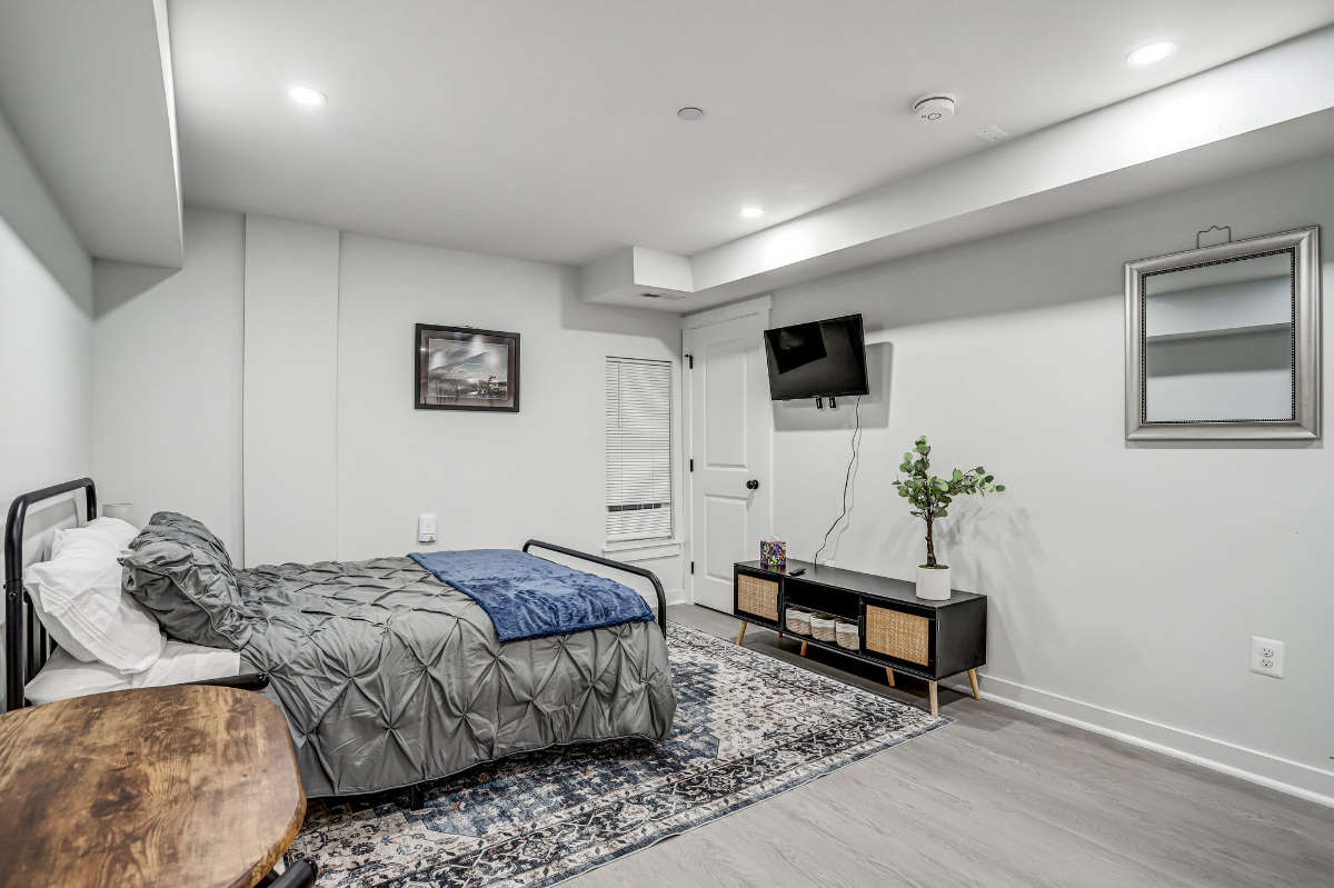 Furnished Studio in Bloomingdale - Photo 12
