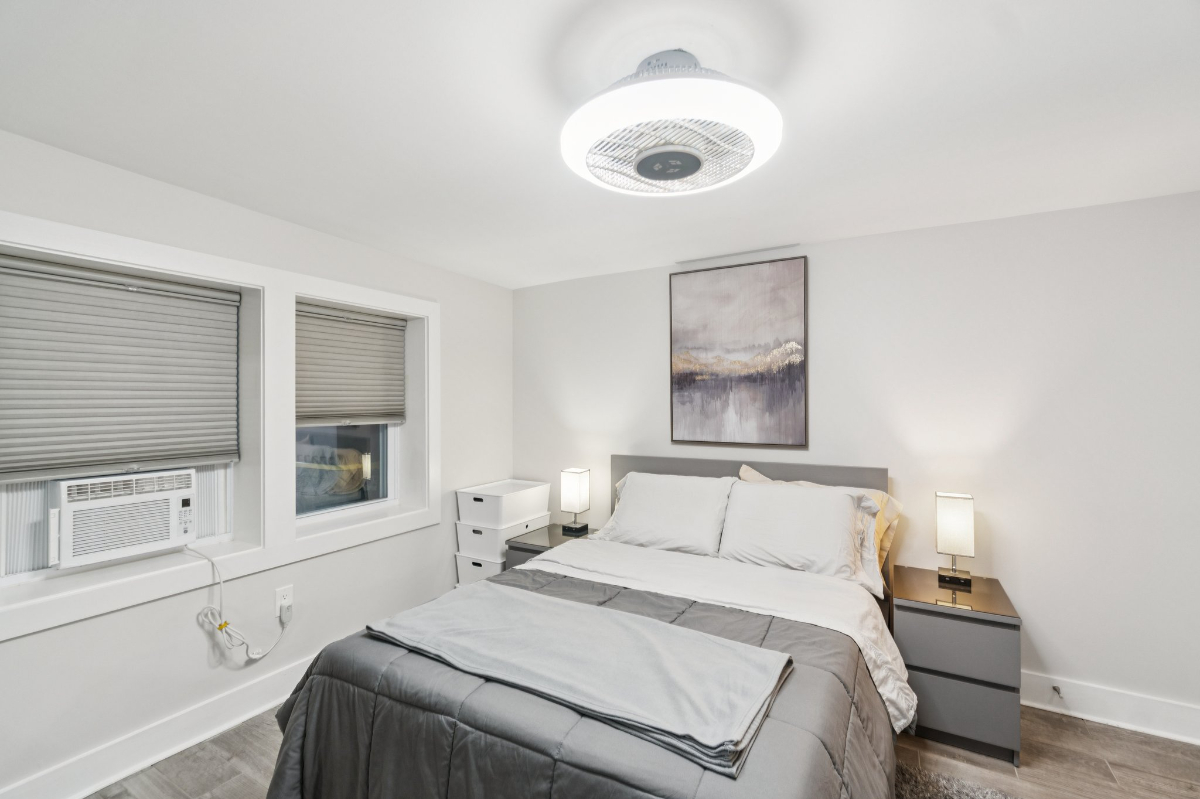 Recently renovated one bedroom with in-unit laundry walking distance to two hospitals and universiti - Photo 11