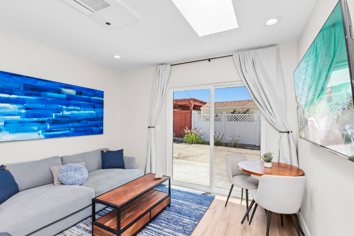 Designer North Park Guesthouse - Photo 1
