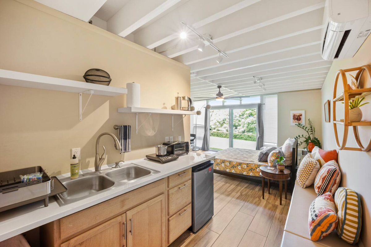 Stylish Kailua Studio with Garden Views and Ocean Glimpse - Photo 6