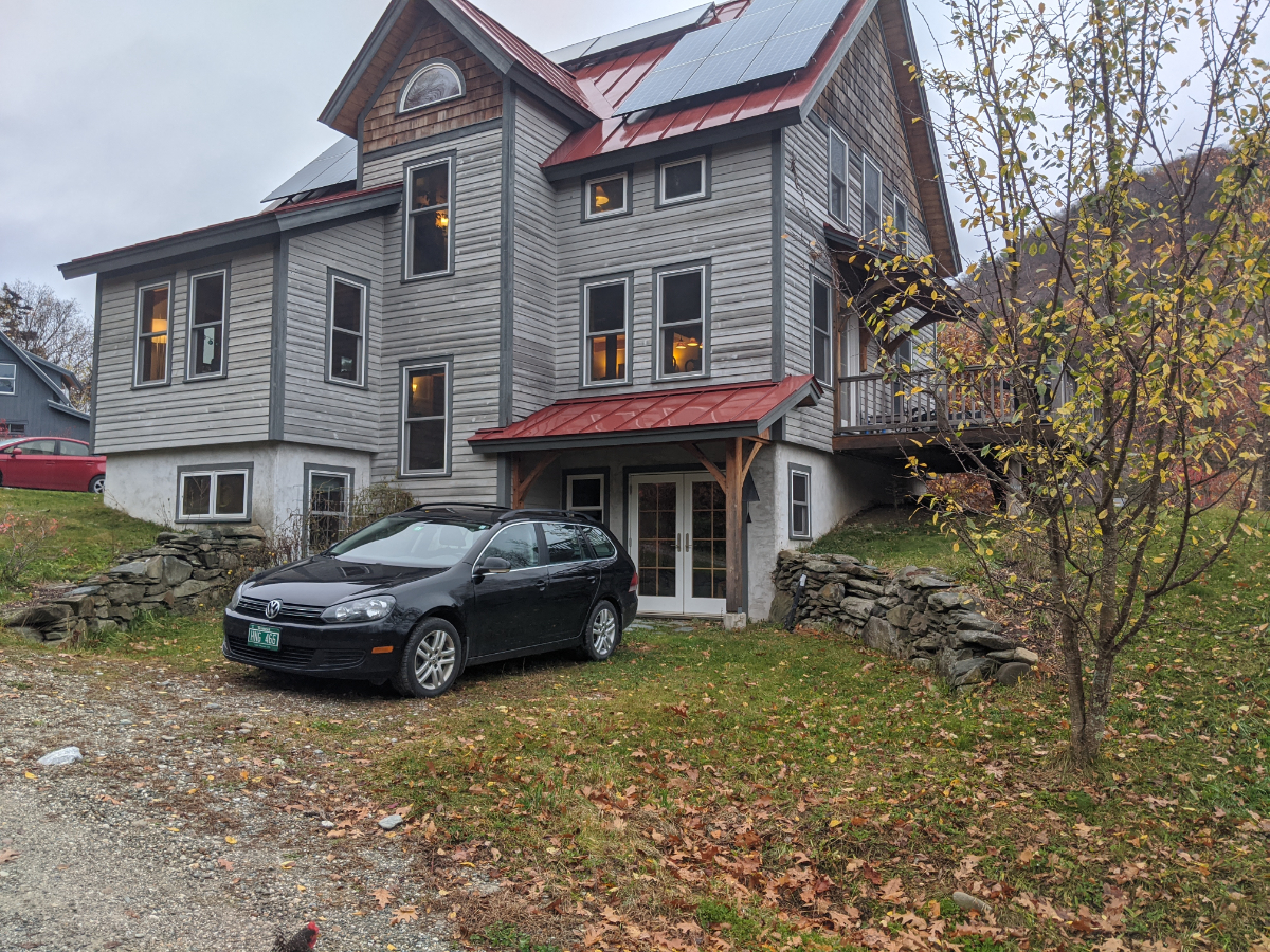 Mountain Refuge, 12 miles to Mad River, 9 miles to Hinesburg - Photo 3