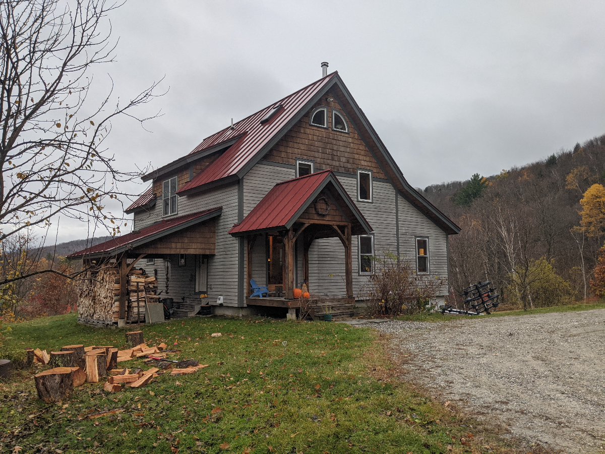 Mountain Refuge, 12 miles to Mad River, 9 miles to Hinesburg - Photo 2