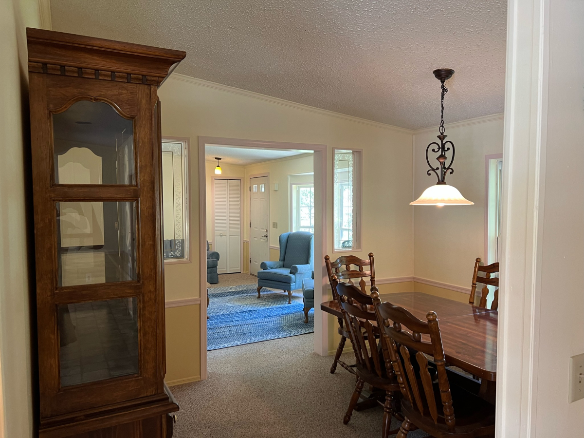Comfortable Three-Bedroom Home With Backyard - Photo 10