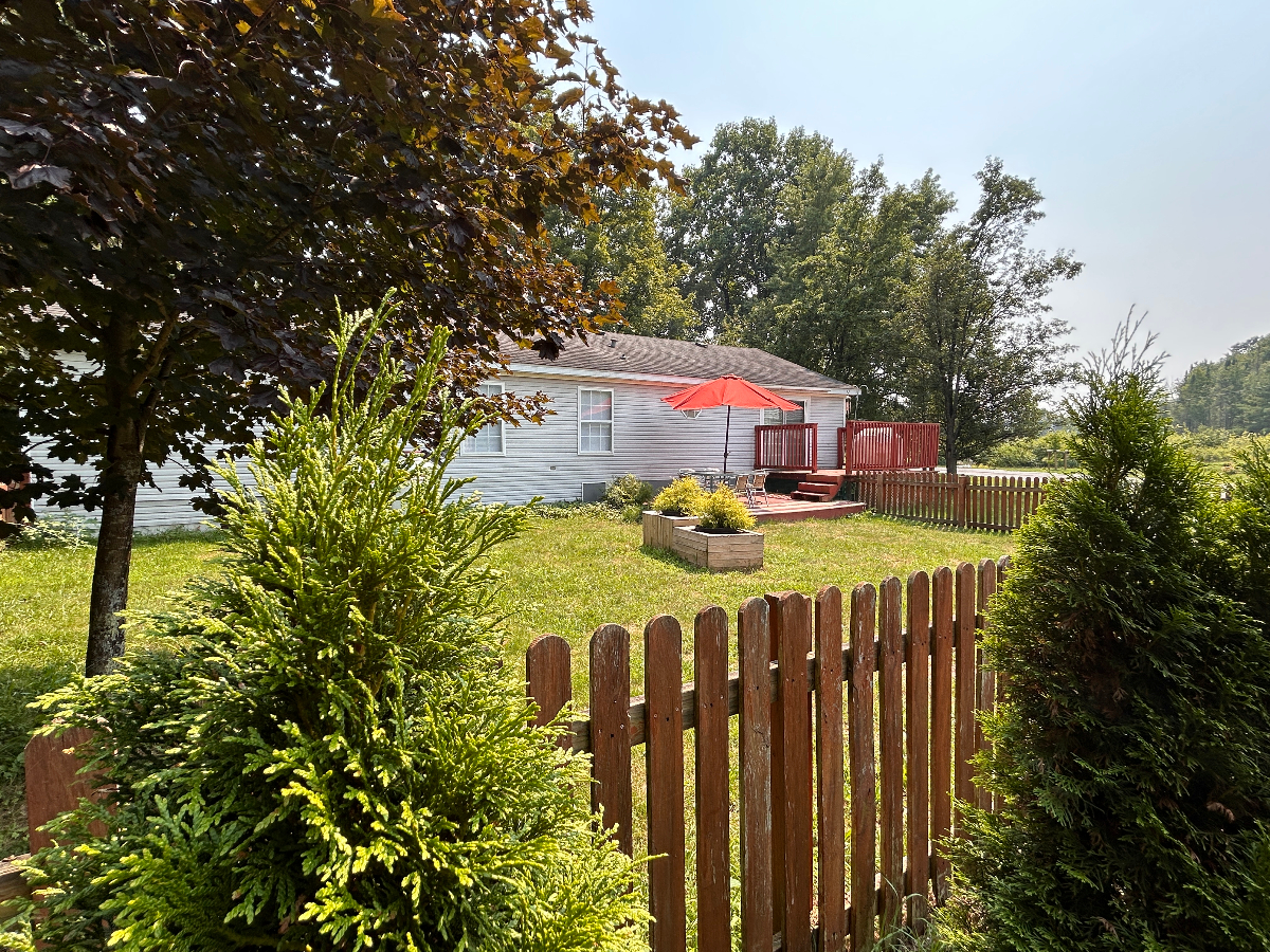 Comfortable Three-Bedroom Home With Backyard - Photo 2