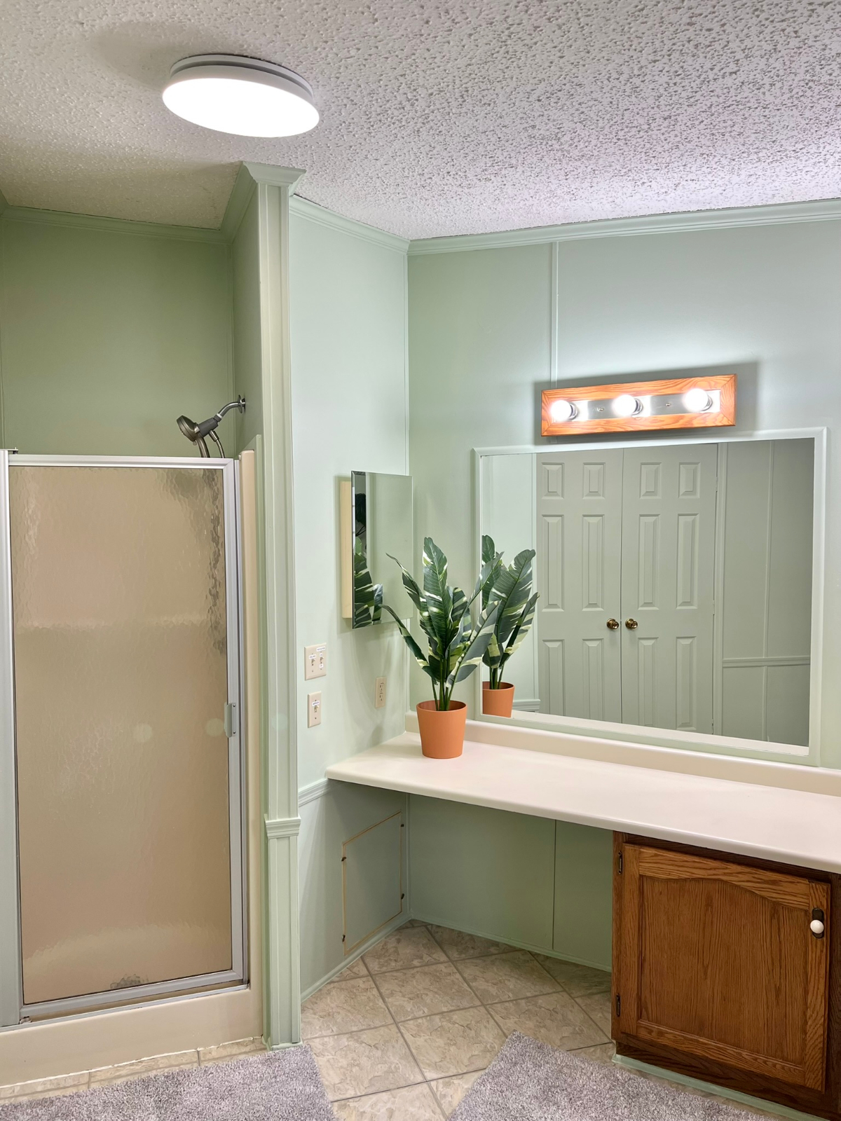 Comfortable Three-Bedroom Home With Backyard - Photo 8