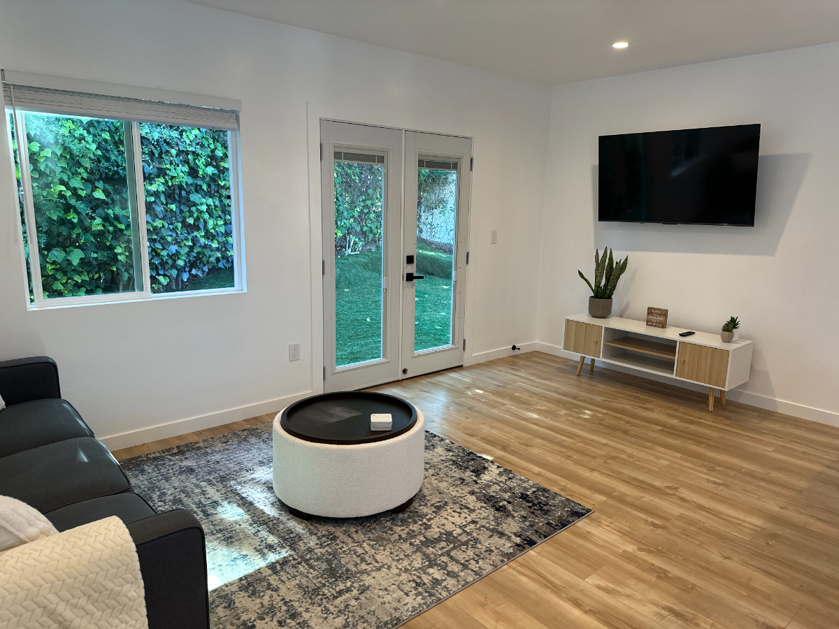 Modern Newly Built ADU - Private, Stylish and fully Equipped - Photo 3