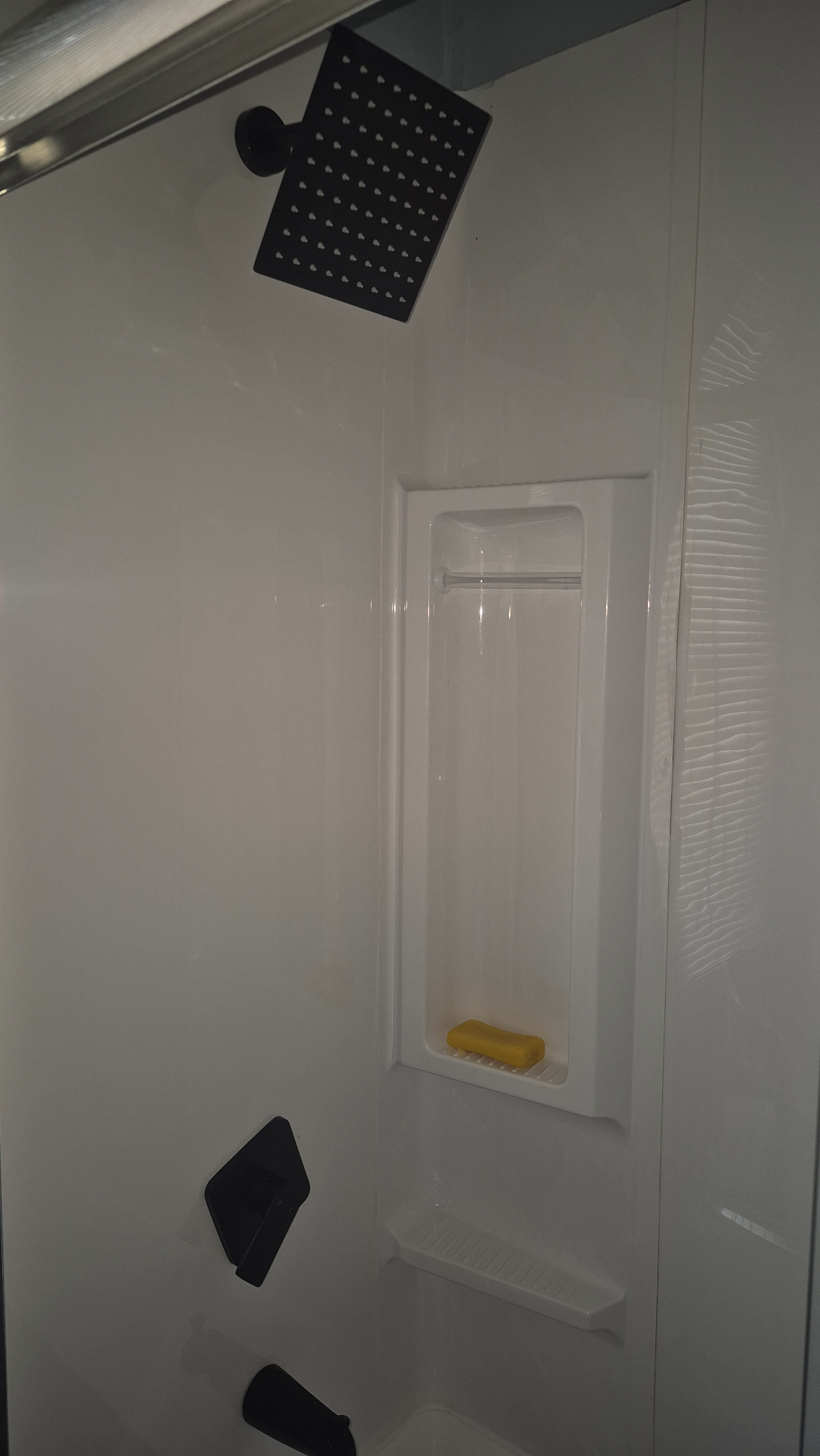 Modern hip 2 bedroom - Photo 5