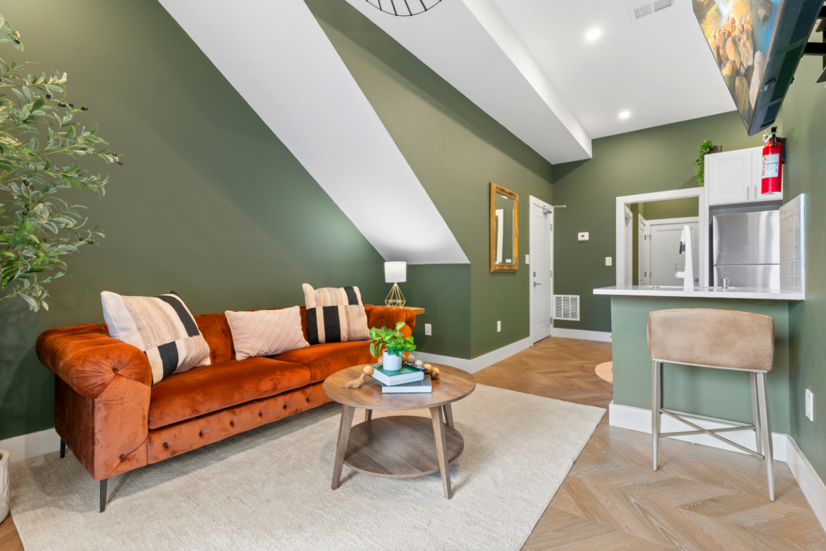 Luxury 1BR  Smart TV  Dedicated Workspace  Utilities Included - Photo 5