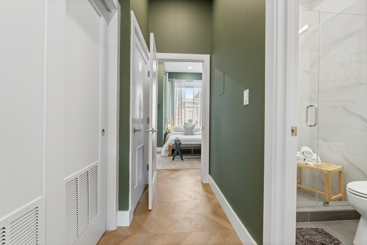 Luxury 1BR  Smart TV  Dedicated Workspace  Utilities Included - Photo 6