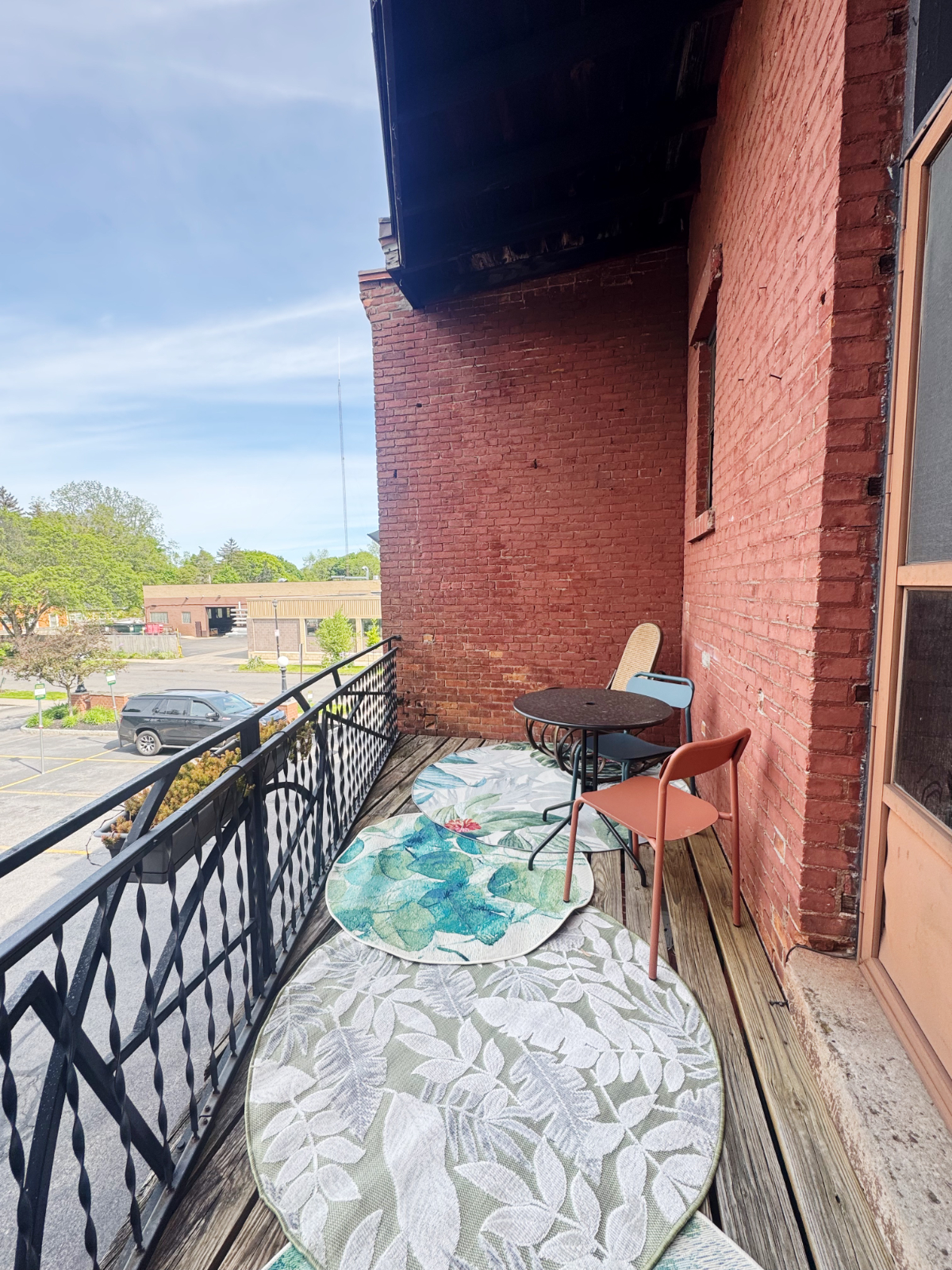 Private Studio Apartment with Balcony in Historic South Wedge Building - Photo 6
