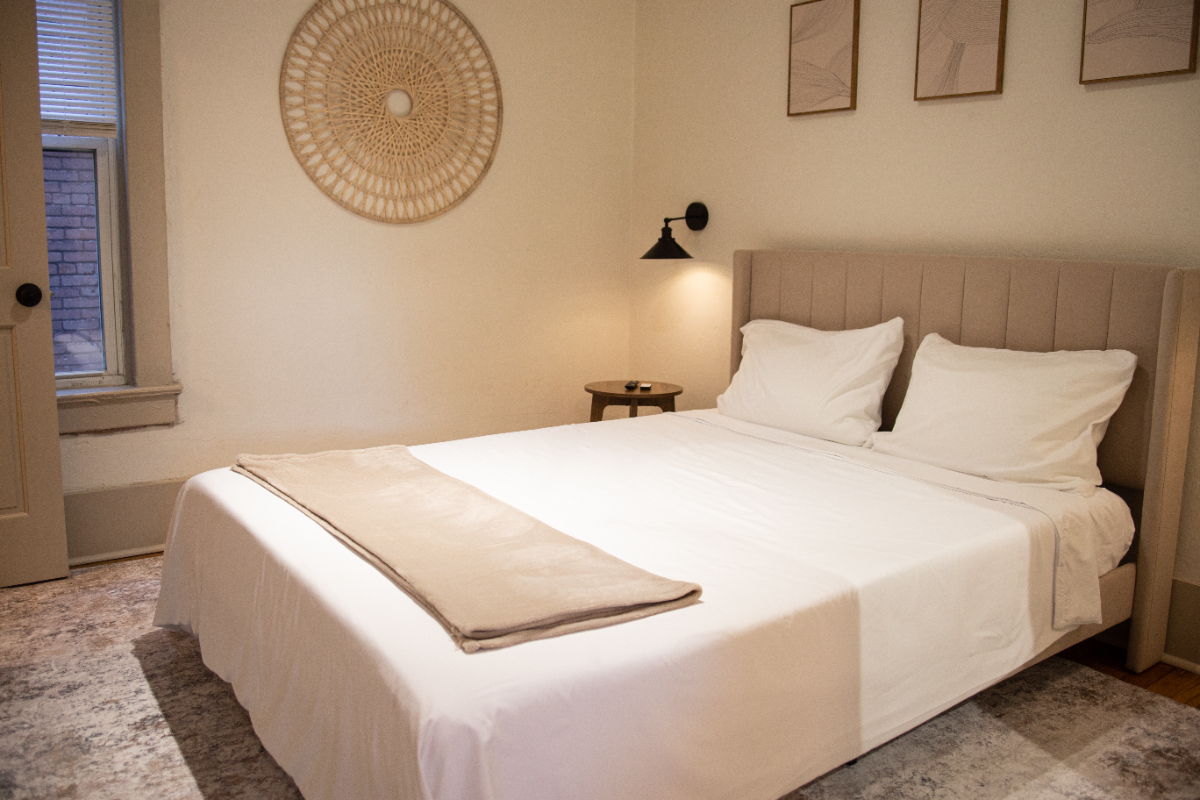 Furnished 2BR in Historic Corn Hill- Across from River, Minutes from Hospitals - Photo 1