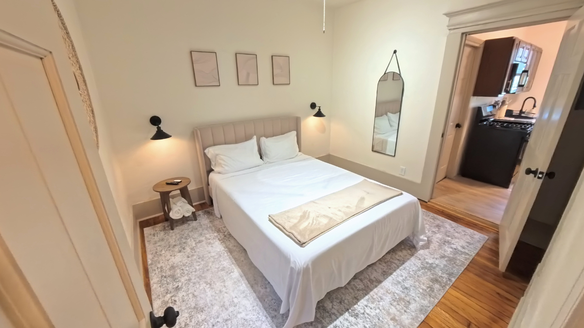 Furnished 2BR in Historic Corn Hill- Across from River, Minutes from Hospitals - Photo 5
