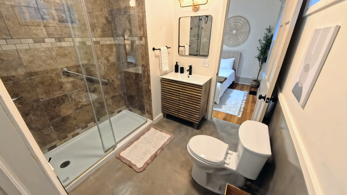 Furnished 2BR in Historic Corn Hill- Across from River, Minutes from Hospitals - Photo 8