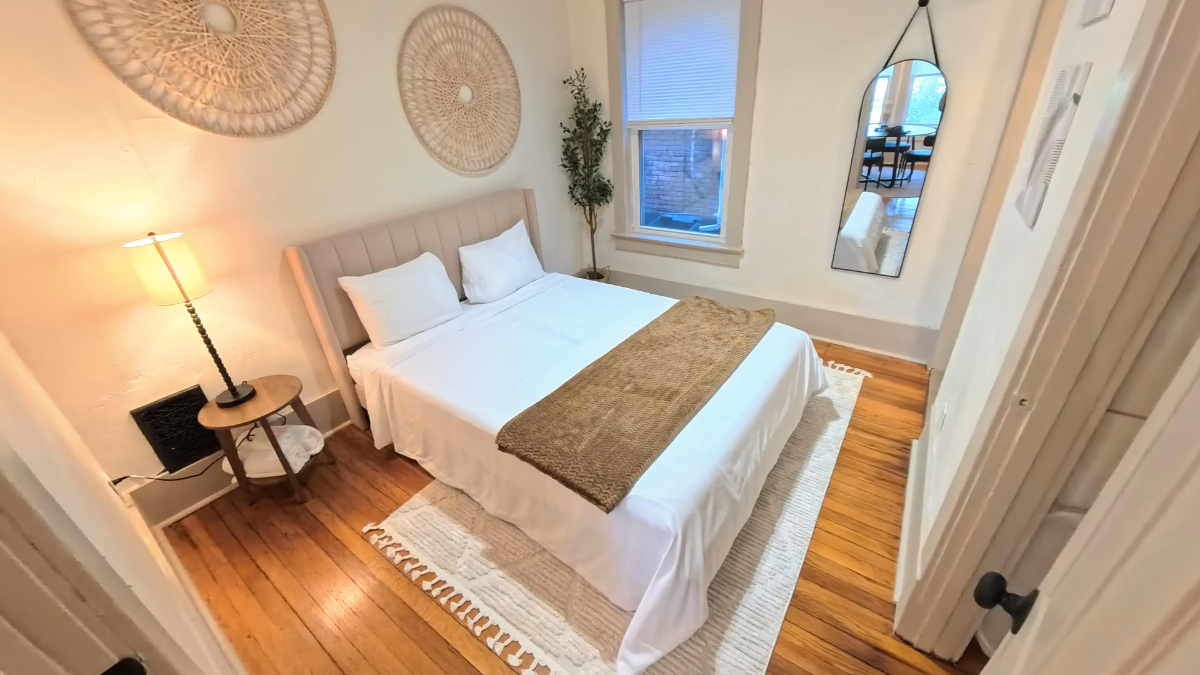 Furnished 2BR in Historic Corn Hill- Across from River, Minutes from Hospitals - Photo 11