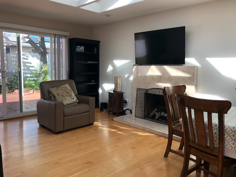 3bed/2bath Single Level, Fully Remodeled,Sky Lights, Back Yard - Photo 5