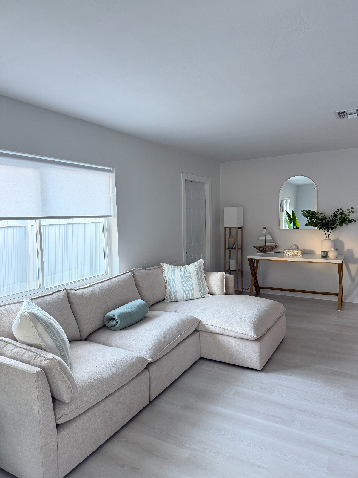Cozy Modern Home Near Downtown and Hospitals
