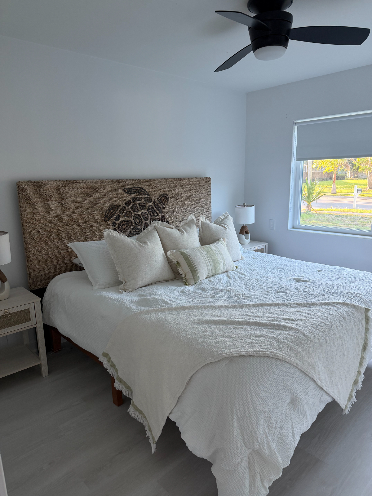 Cozy Modern Home Near Downtown and Hospitals - Photo 11