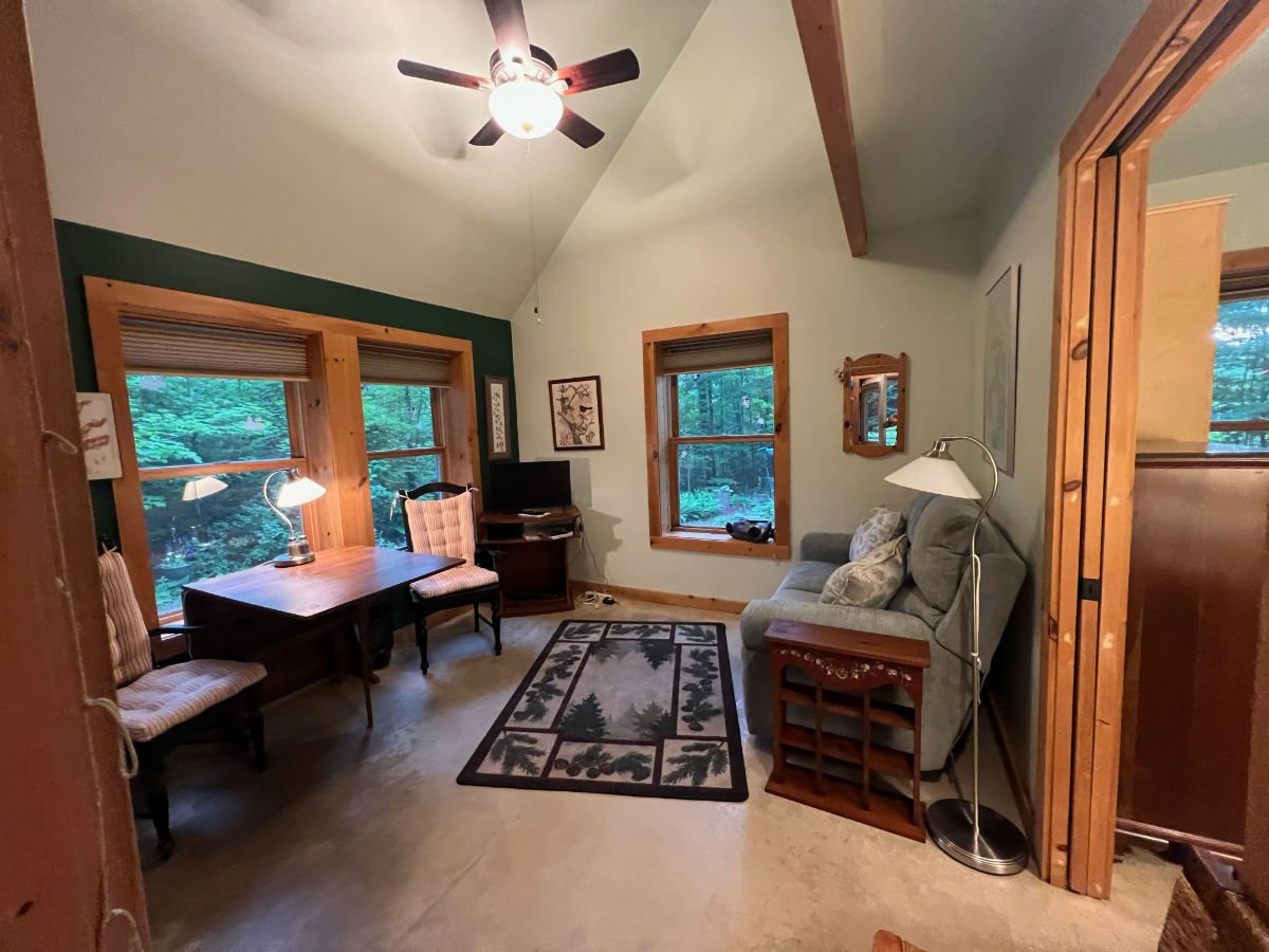 The Little House - Photo 7