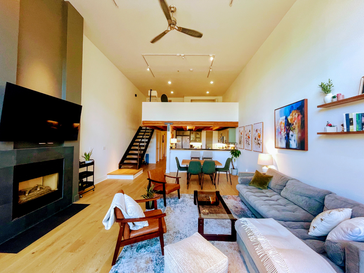 Luxury Loft with Huge Sunny Patio - Photo 3