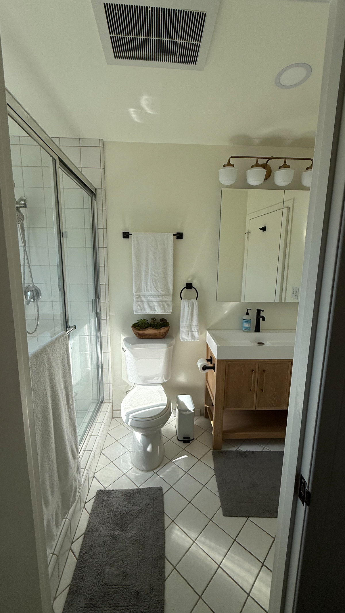 Private Studio Apartment in Coveted & Quiet West Hollywood West 15 Min Walk to Cedars - Photo 4