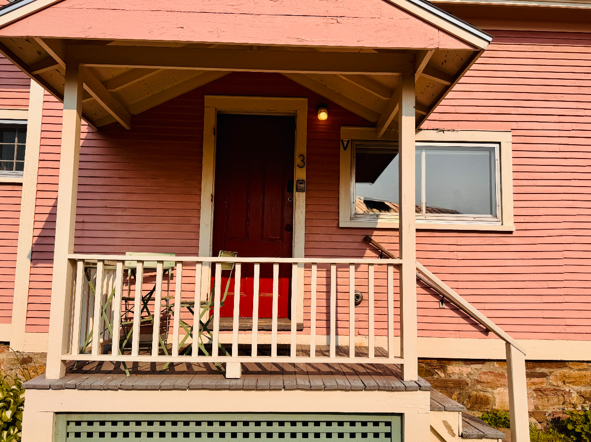 Charming 1BR Loft in Walkable Shelburne - Photo 10