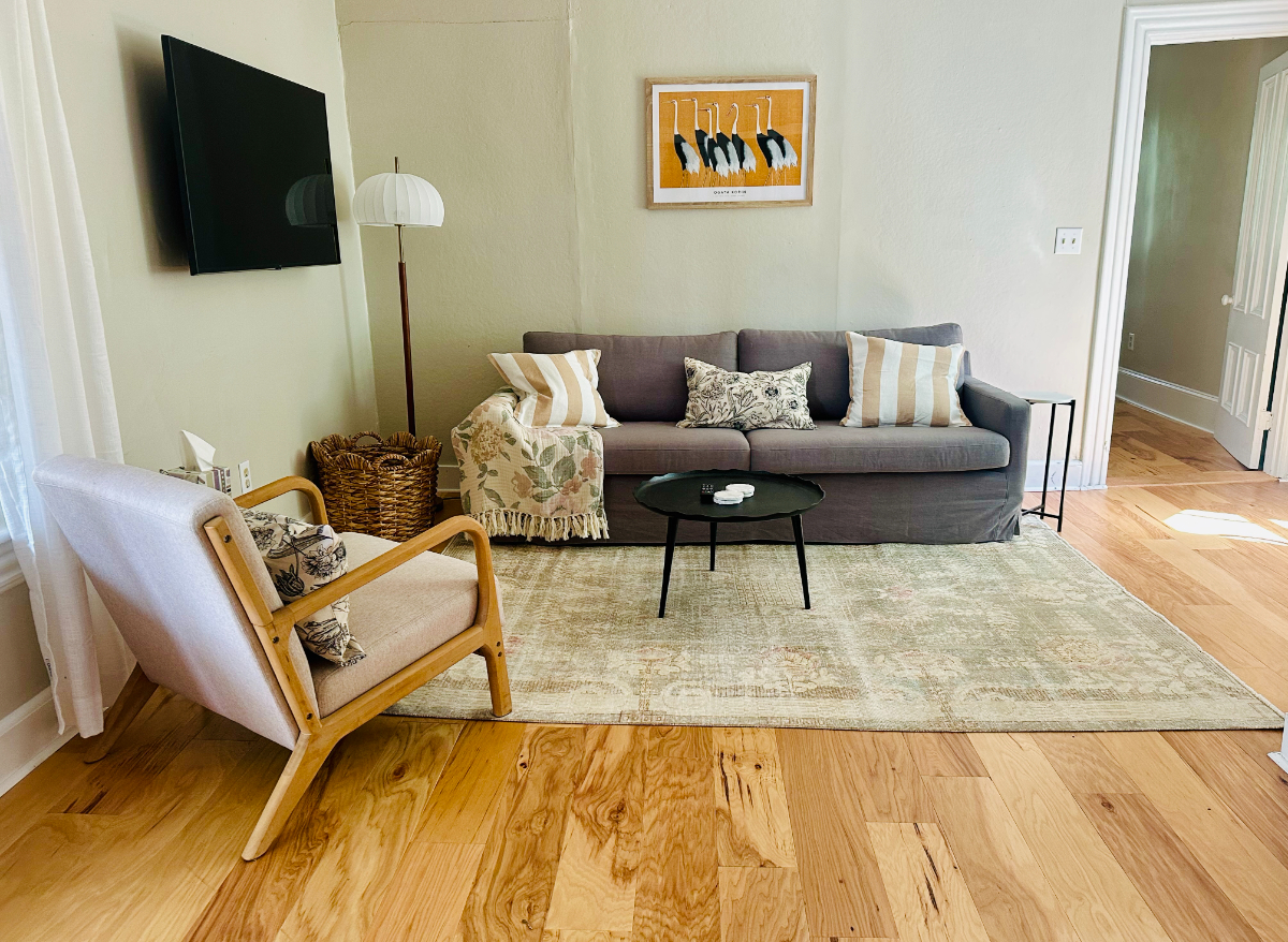 Charming 1BR Loft in Walkable Shelburne - Photo 3