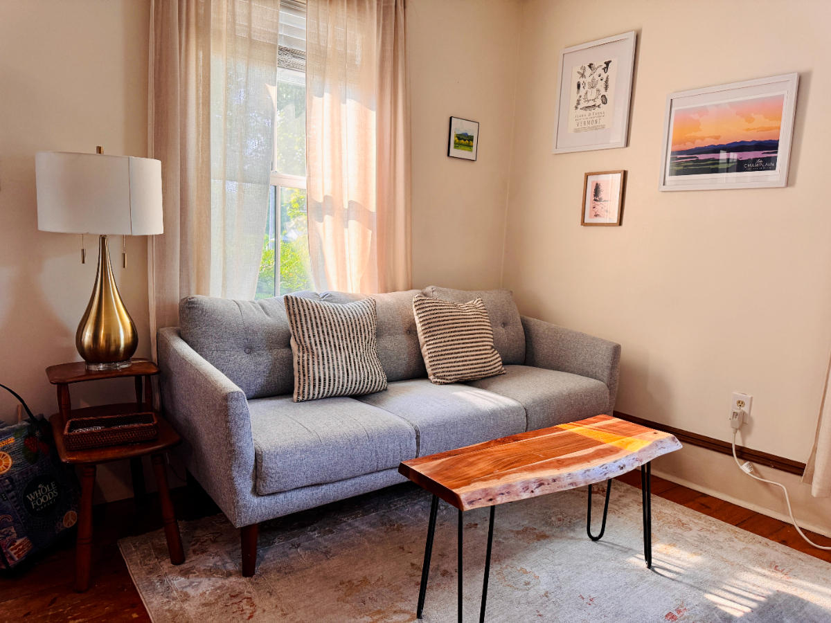 Charming 1BR Loft in Walkable Shelburne - Photo 6