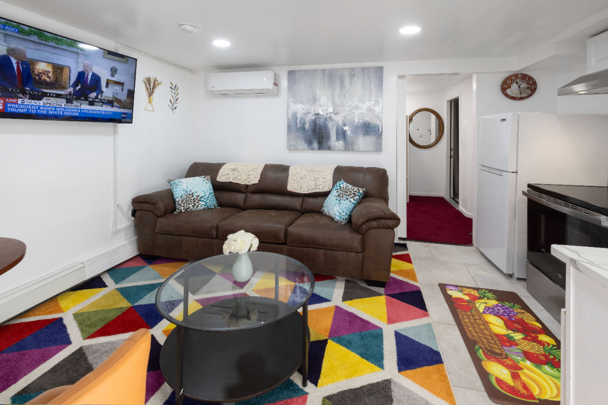 Paradise- Cozy & Stylish 1 Bedroom Apartment Perfect for Travel Nurses and Professionals - Photo 3