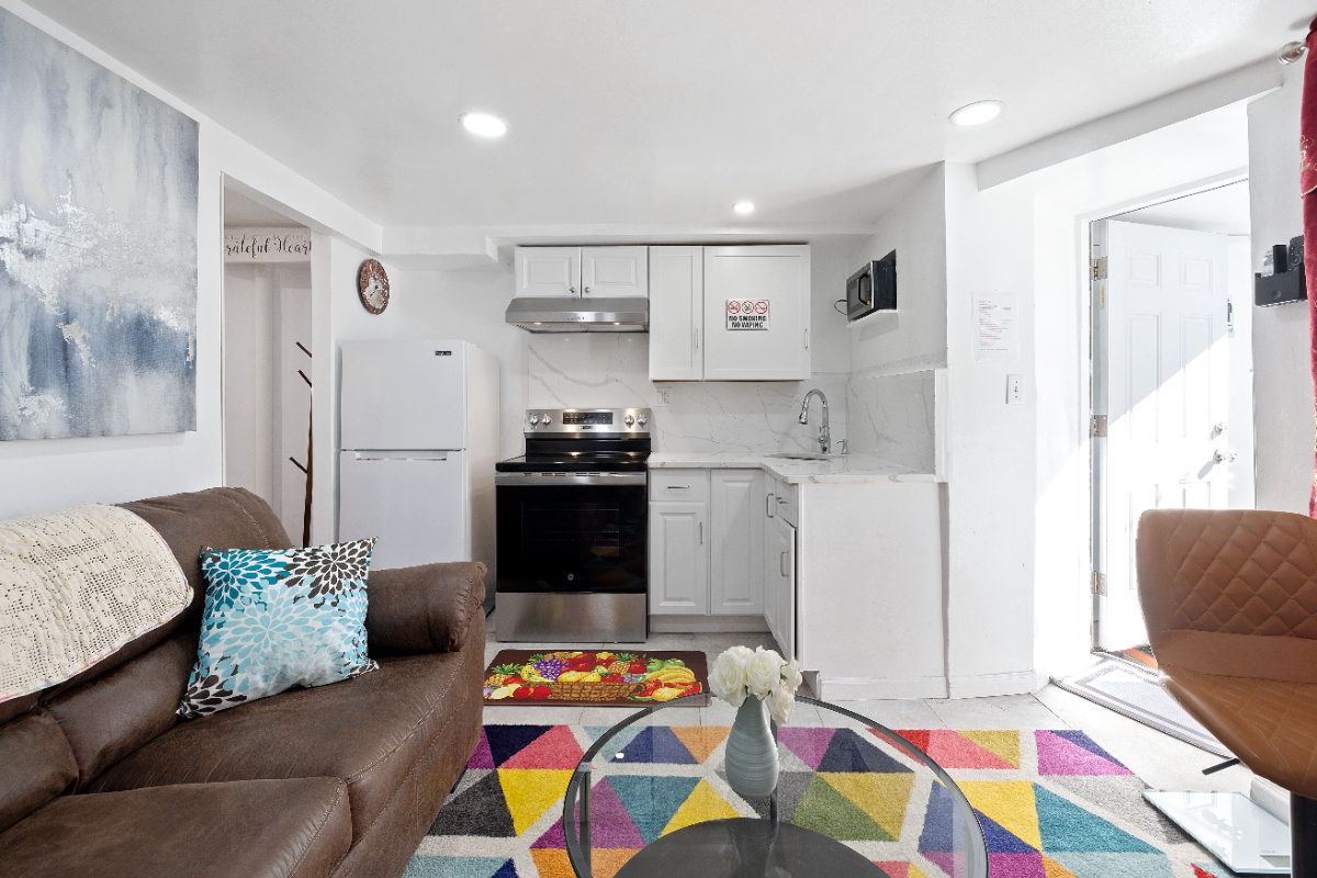 Paradise- Cozy & Stylish 1 Bedroom Apartment Perfect for Travel Nurses and Professionals - Photo 5