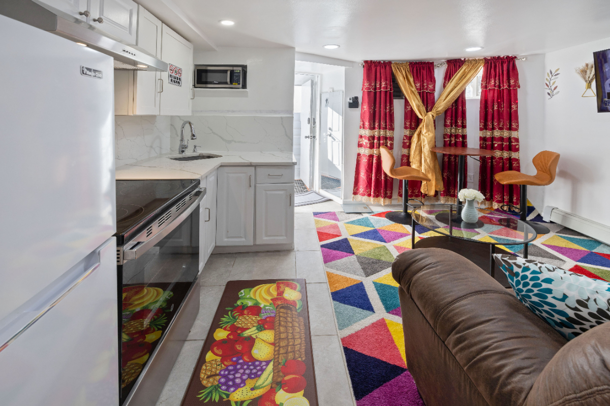 Paradise- Cozy & Stylish 1 Bedroom Apartment Perfect for Travel Nurses and Professionals - Photo 6