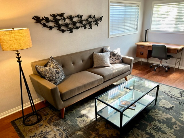 Private Atwater Home 1BDR with Workstation and back yard.Very walkable. Car Parking . - Photo 3