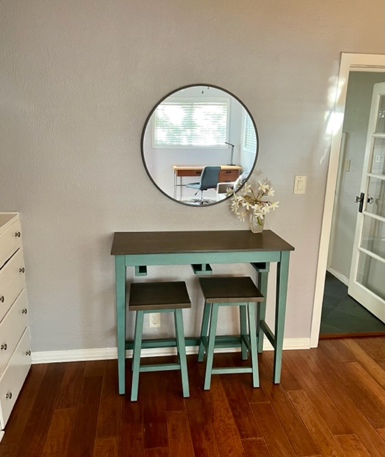 Private Atwater Home 1BDR with Workstation and back yard.Very walkable. Car Parking . - Photo 6