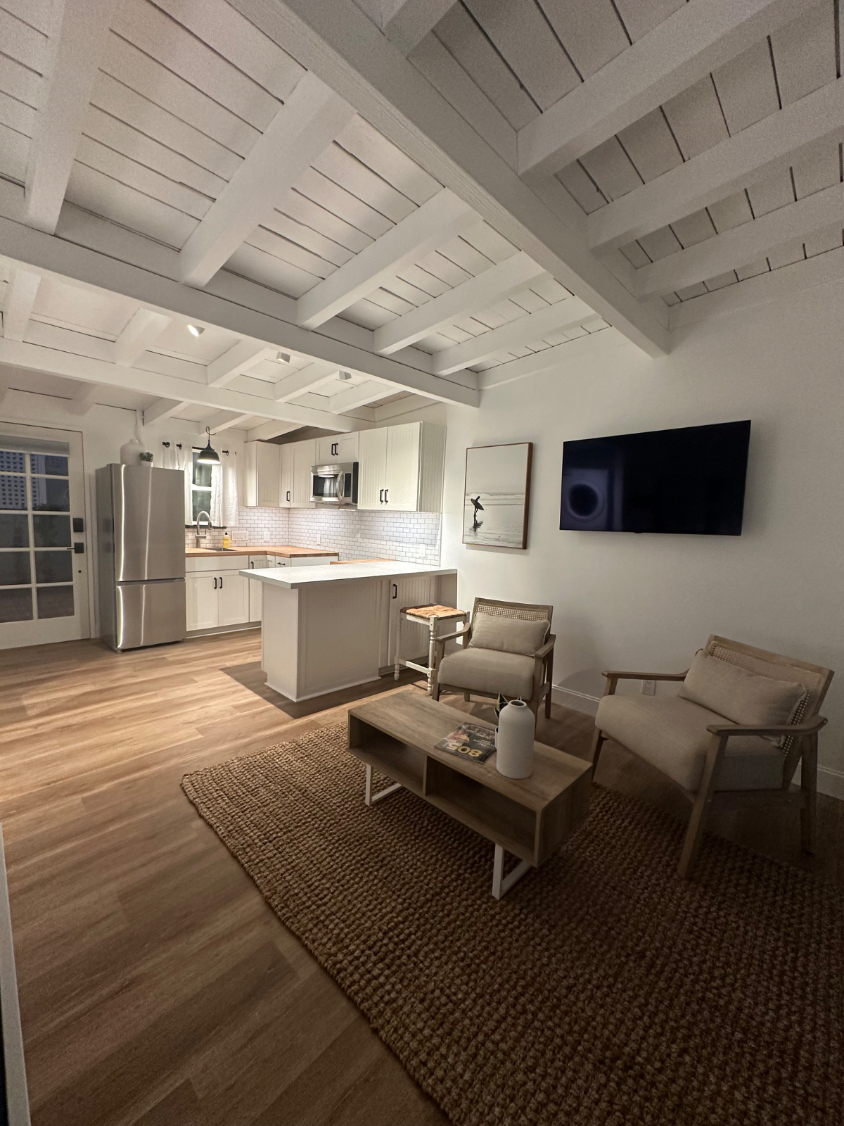 Large studio - Photo 3