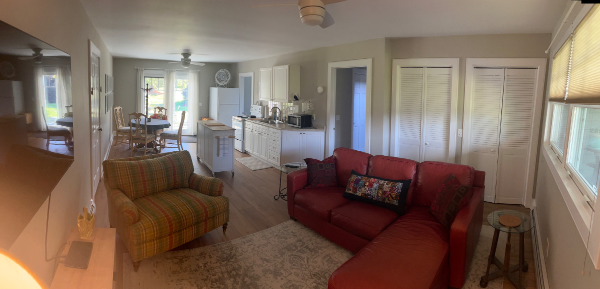 Charming One-Bedroom Apartment with Private Backyard and Modern Comforts - Photo 2