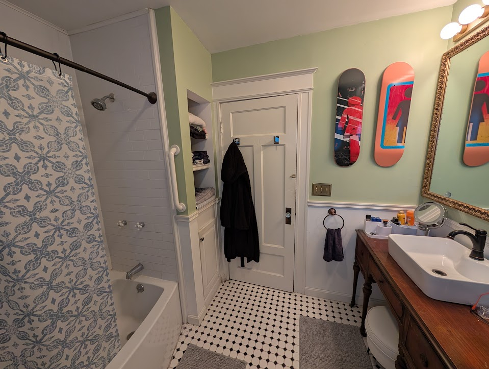 Cozy Neighborhood Room Swillburg/South Wedge - Photo 11