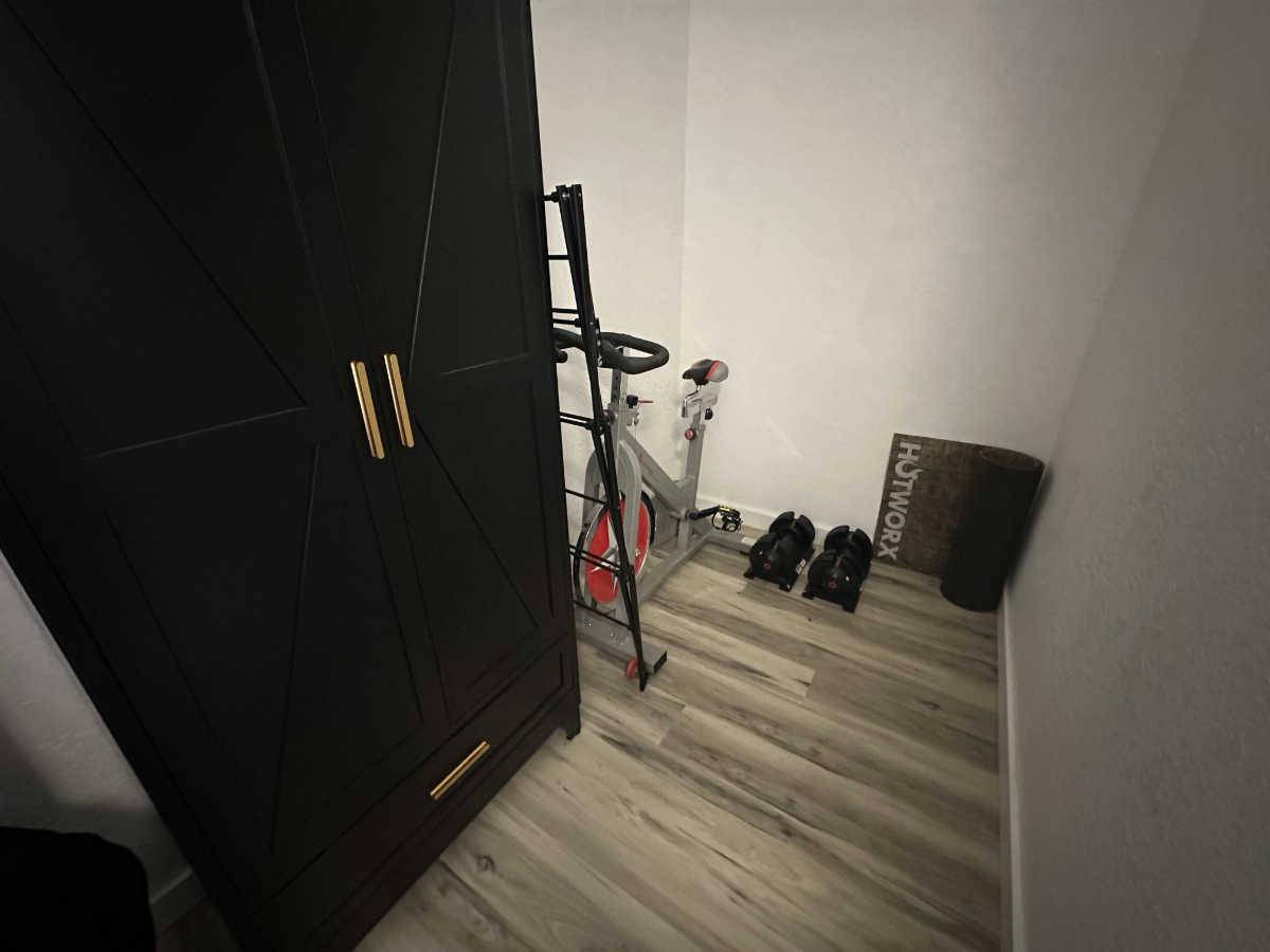 Airport / Downtown Guesthouse - Photo 8
