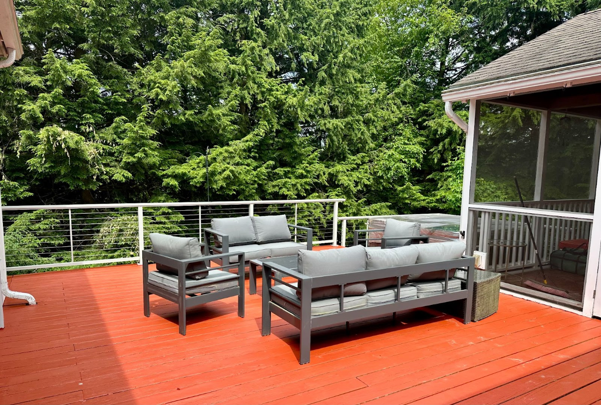 Spacious 4BR Home 4 mi from Dartmouth -  pet friendly, fast Wi-Fi,  Pool, Hot Tub, EV Charger - Photo 8