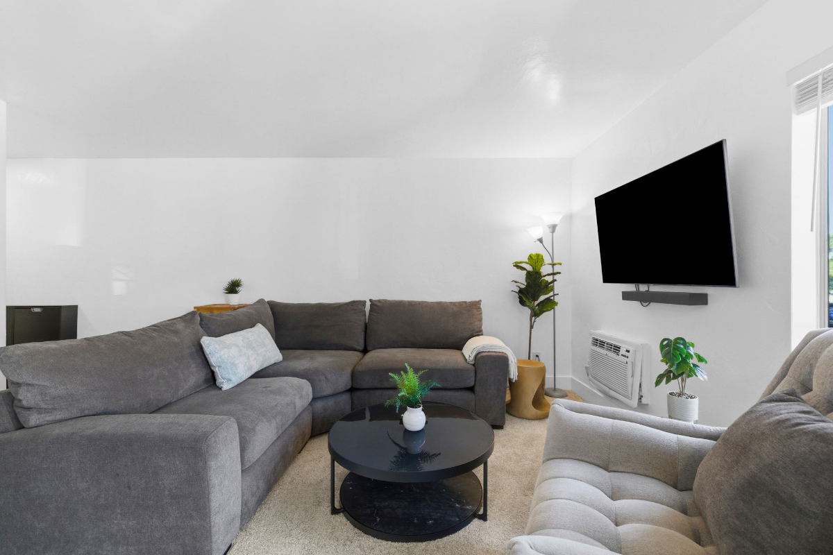 Cozy Condo in Linda Vista - Photo 4