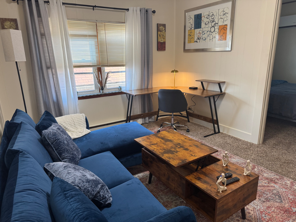 Spacious 2BR Apartment w/ Full Kitchen & Comfortable Living Space - Photo 6