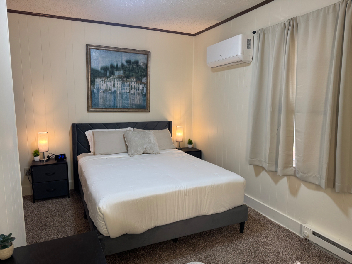 Spacious 2BR Apartment w/ Full Kitchen & Comfortable Living Space - Photo 10