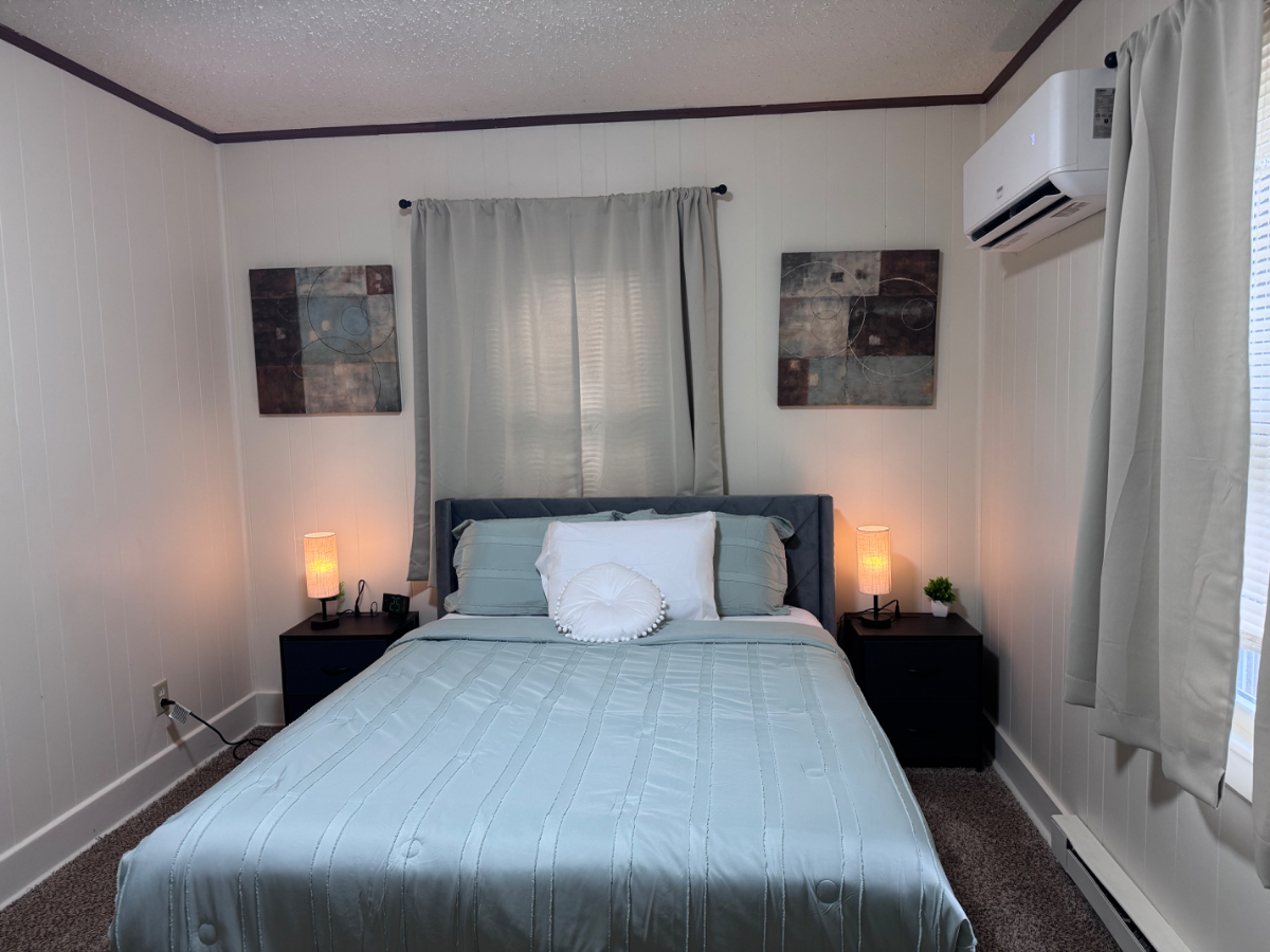 Spacious 2BR Apartment w/ Full Kitchen & Comfortable Living Space - Photo 3