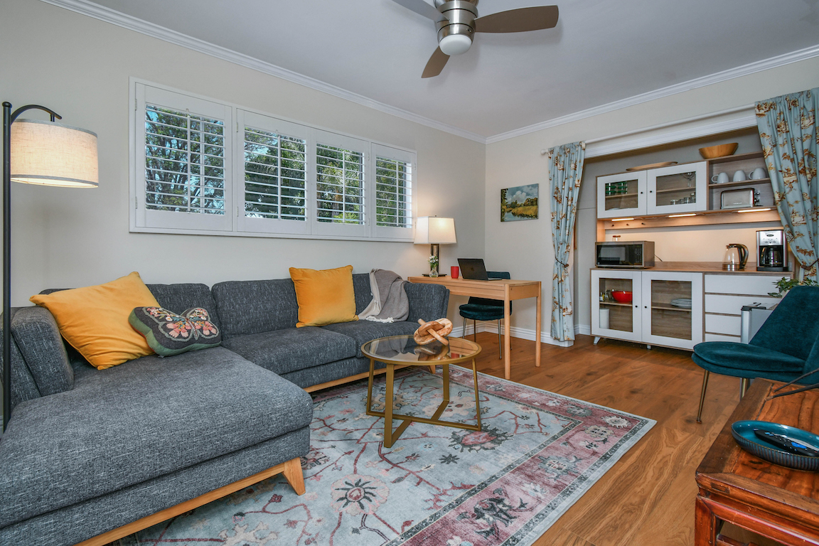 Private 3 Rooms - Den, BR, Bath - Photo 1
