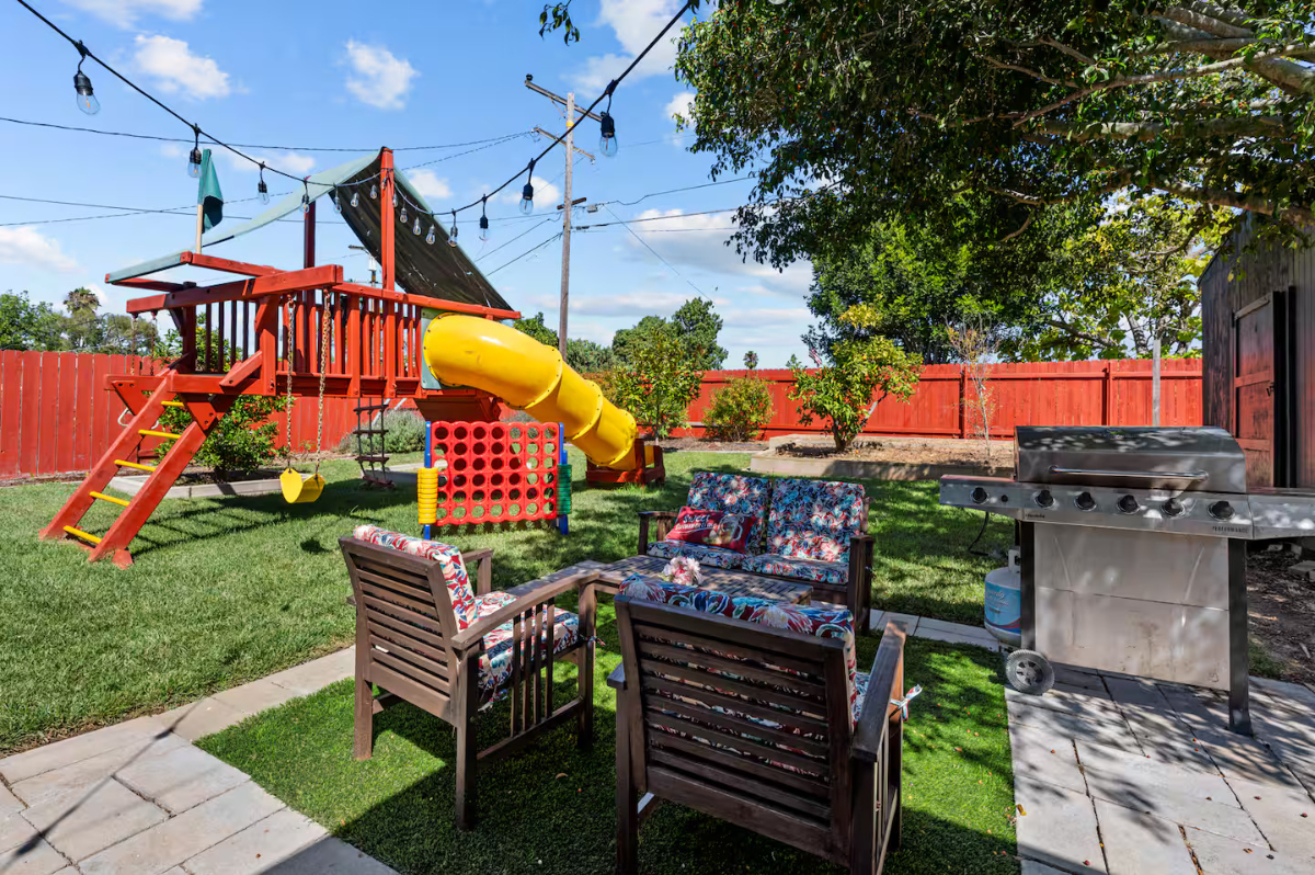 Adorable Family Haven with Spacious Backyard - Photo 4
