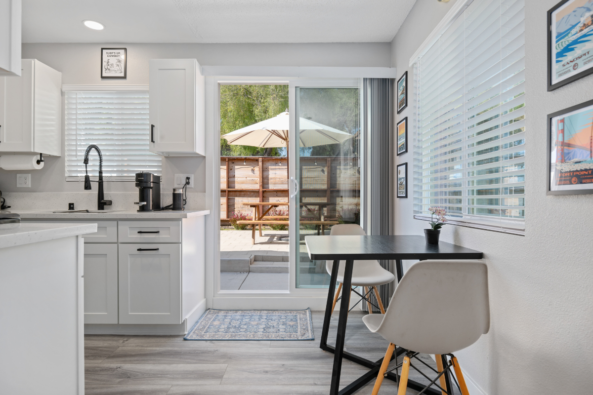 Remodeled Coastal Retreat 2BR plus Bonus Room Perfect for Remote Work - Photo 6
