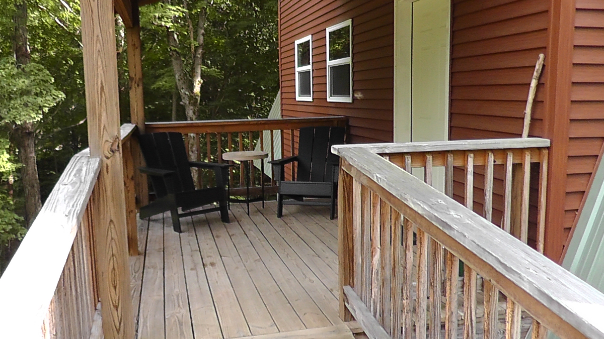 Creekside Chalet - Photo 2