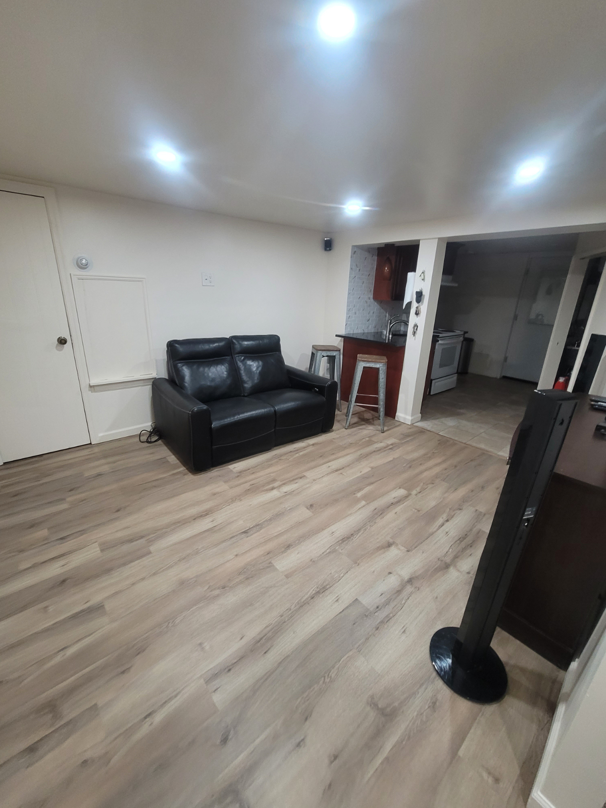 2 Bed Kitchen , Bath & Washing Machine/ Dryer - Photo 7