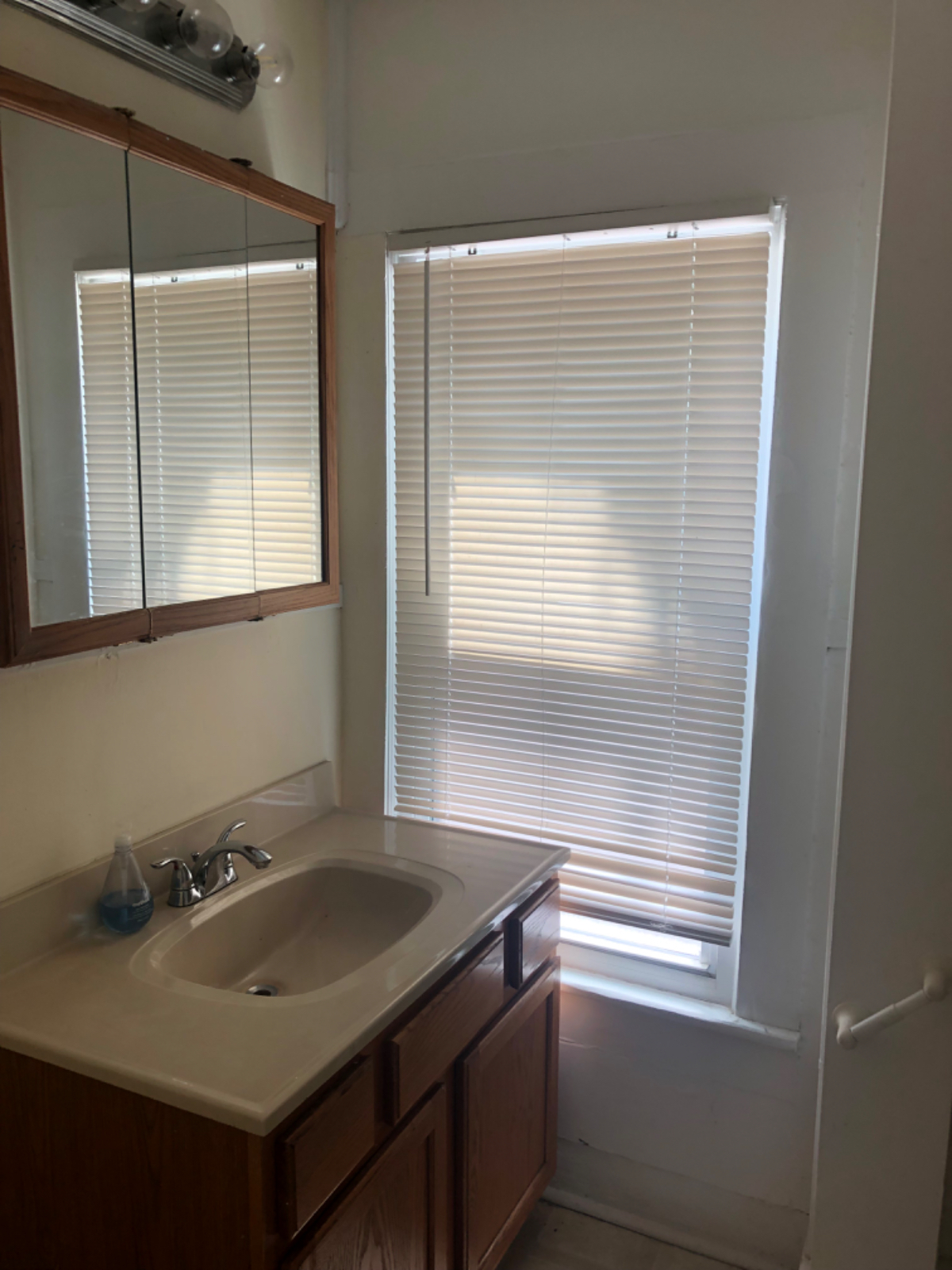 Cozy apartment near Main Street - Photo 9