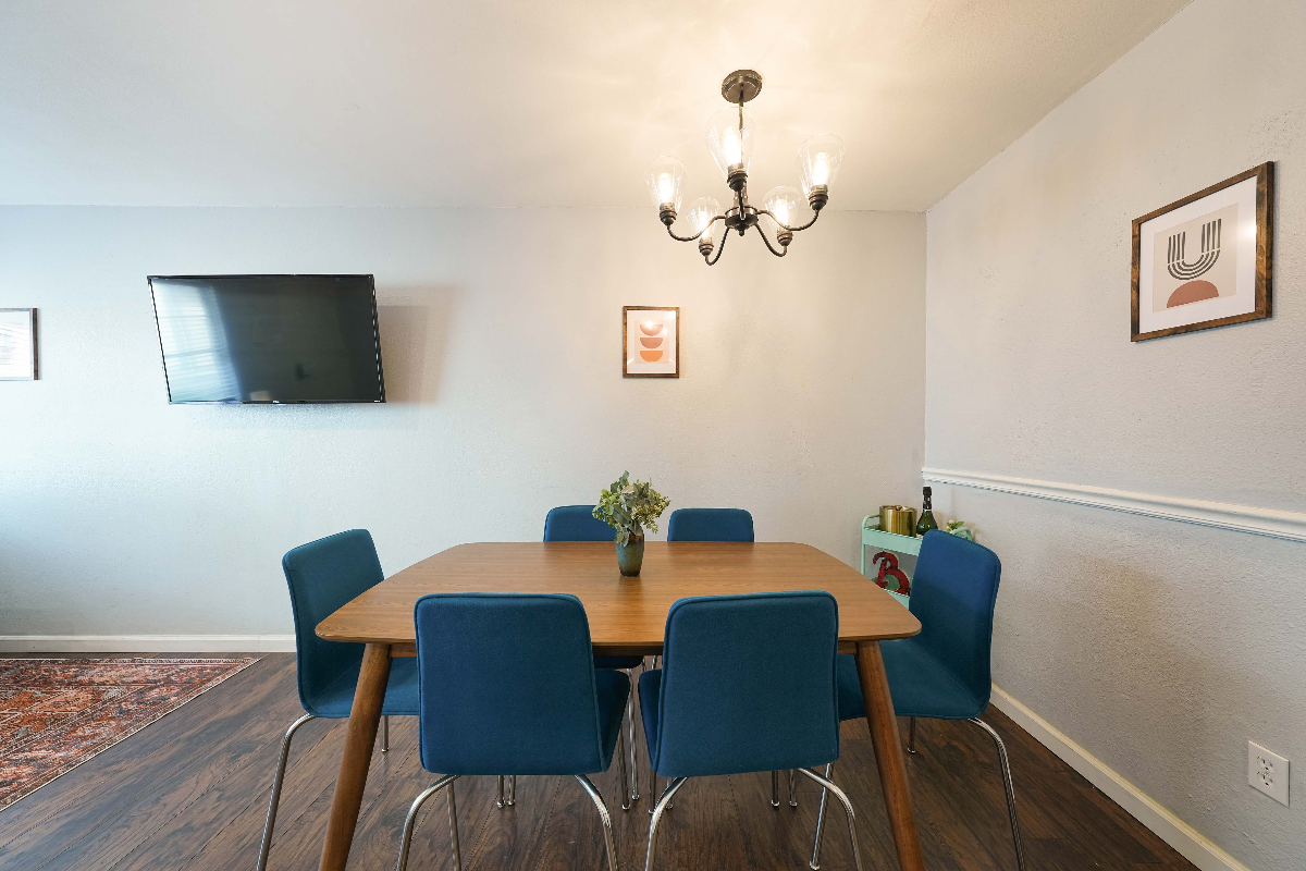 Lovely Budget Condo - 2BD/1.5BA - Close to Downtown - Photo 7